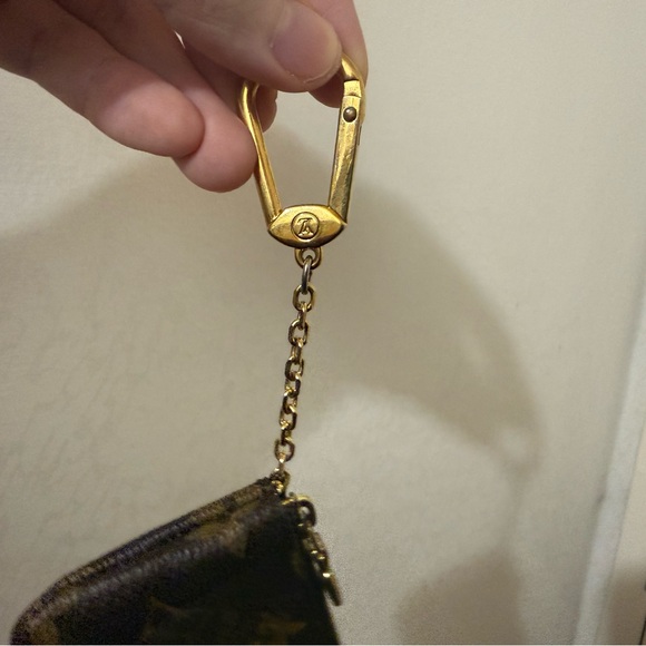 Louis Vuitton Brown and Gold Key Holder - Picture 4 of 12
